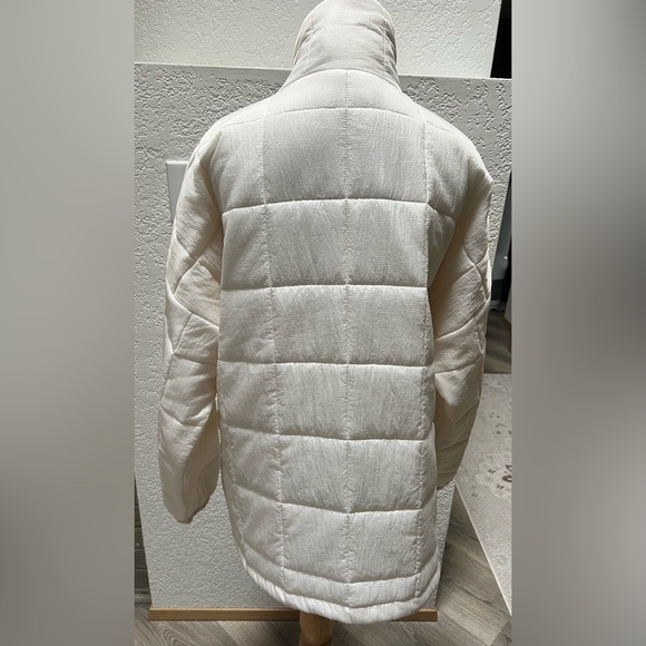 Fabletics Off-White Puffer Packable  Oversized Jacket Size Small - Picture 2 of 11